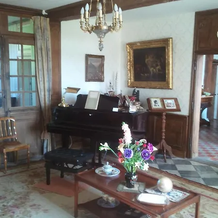 Manoir Du Lieu Rocher Гостевой дом *