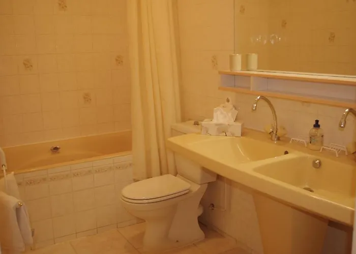 Pensionat Manoir Du Lieu Rocher