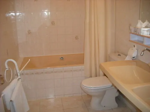 Pensionat Manoir Du Lieu Rocher